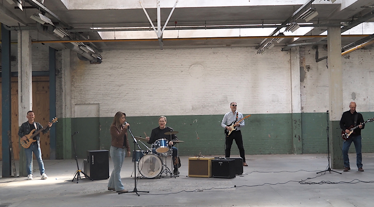 Neem contact op met The 5 O'Clock Shift